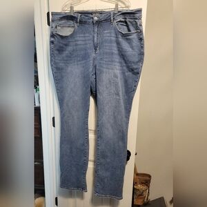 Judy Blue Light Wash Straight Leg Jeans